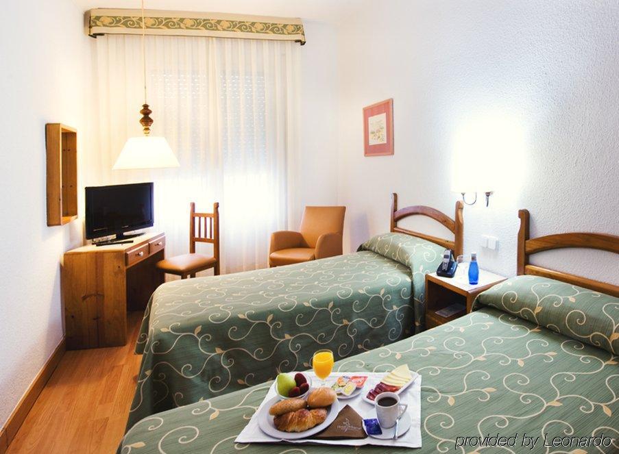 Hotel Miramar Badalona Habitación foto